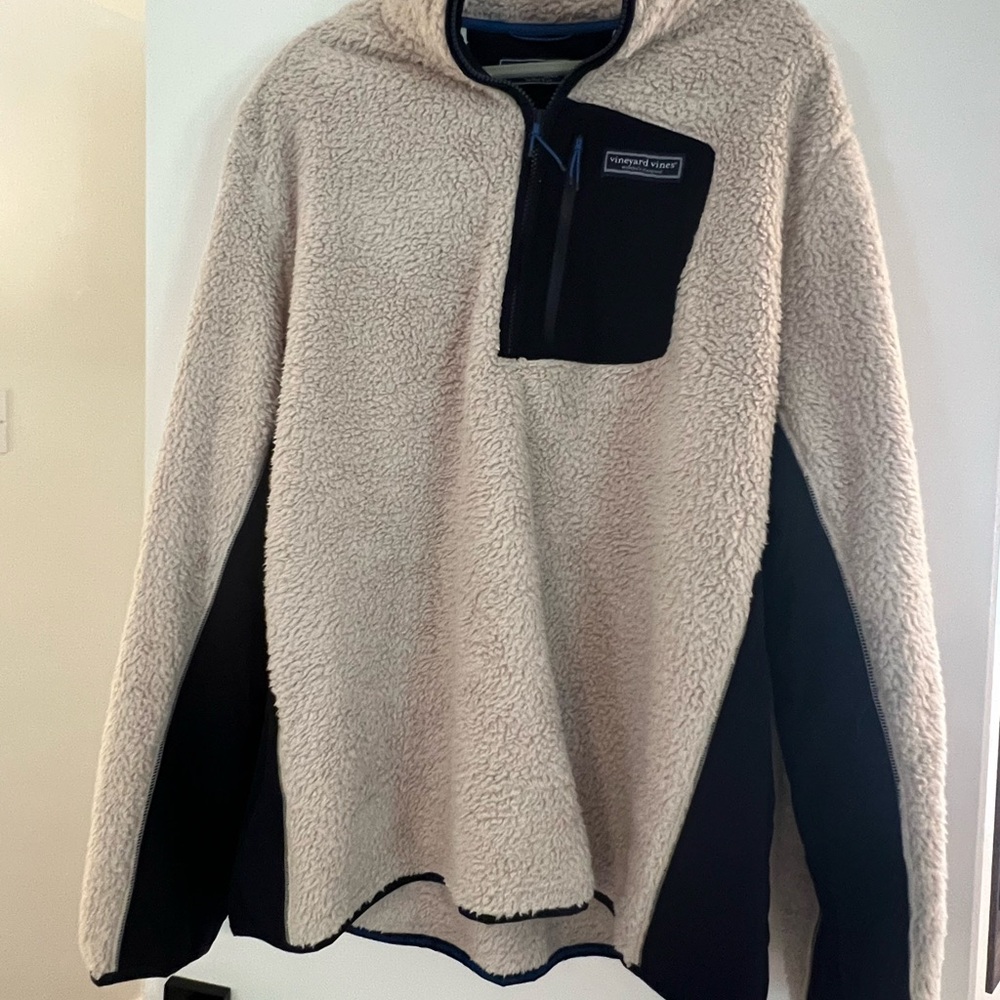 Vineyard Vines Cream and Black Fleece Pullover